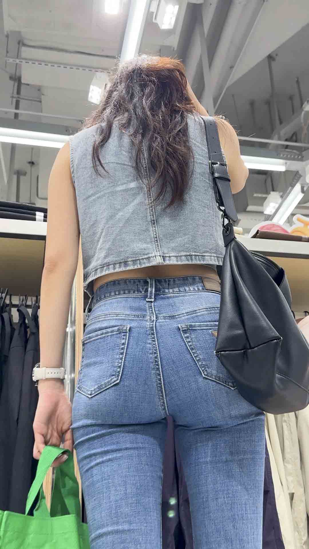 饱满丰臀紧翘让人着迷【1730M】