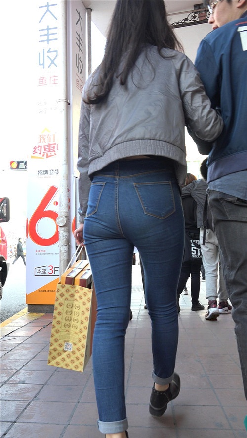 蓝牛紧身丰腴妹子[1.79G/MP4]