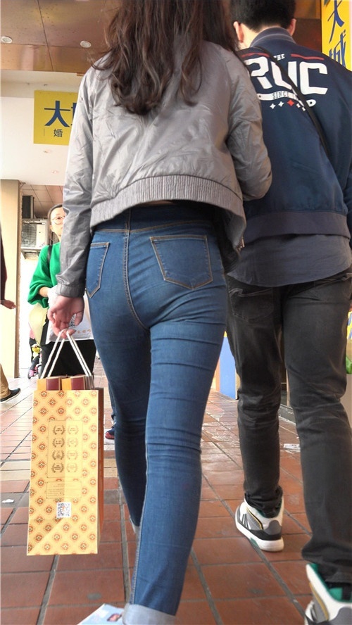 蓝牛紧身丰腴妹子[1.79G/MP4]