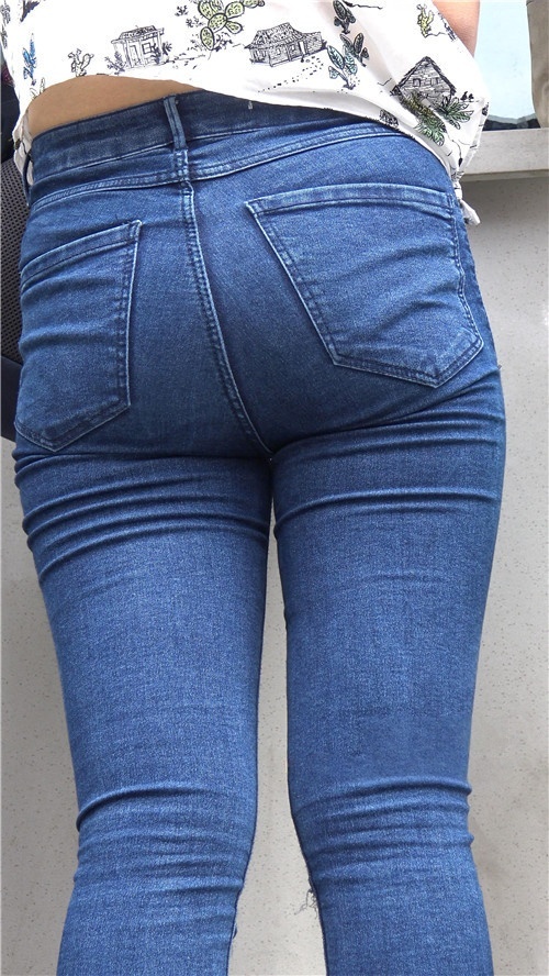 紧牛丰腴小妹[3.5G/MP4]