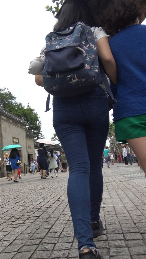 紧牛丰腴小妹[3.5G/MP4]