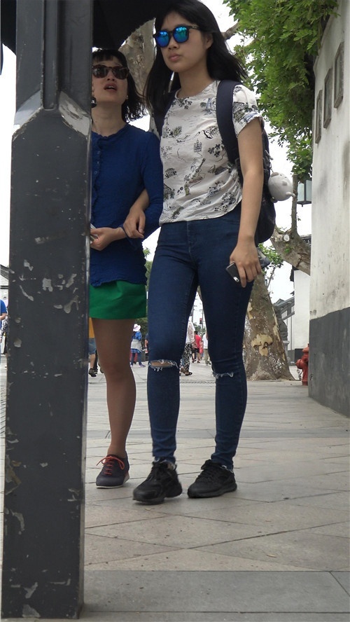 紧牛丰腴小妹[3.5G/MP4]