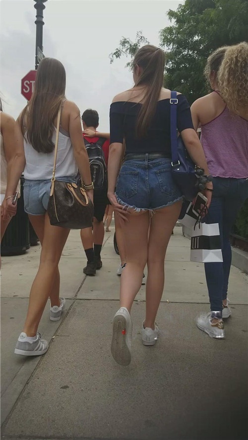 国外的作品也不错[790M/MP4]