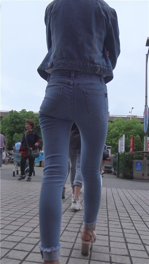 牛仔装小妹[4.03G/MP4]