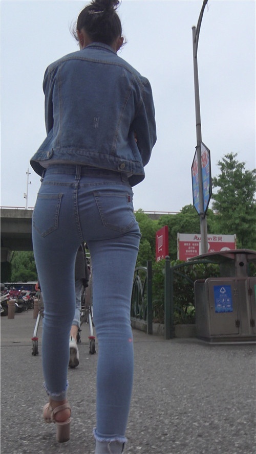 牛仔装小妹[4.03G/MP4]