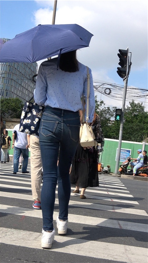 怕晒黑的牛仔女孩[2.85G/MP4]