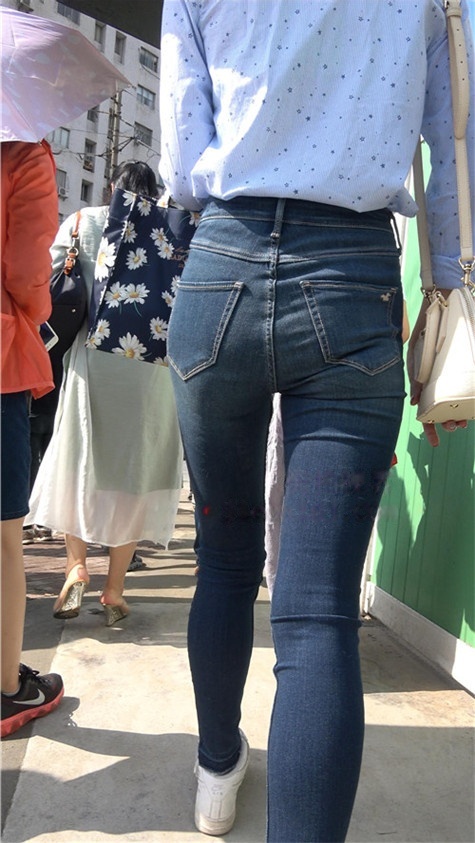 怕晒黑的牛仔女孩[2.85G/MP4]