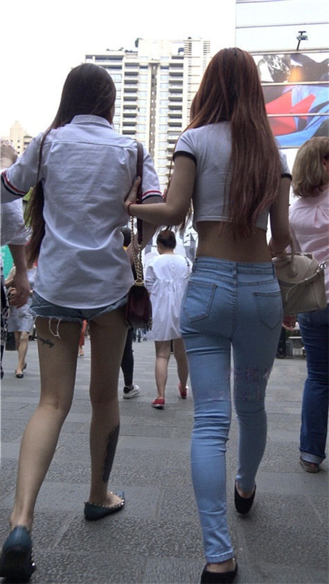 瘦瘦的牛仔女孩[2.06G/MP4]