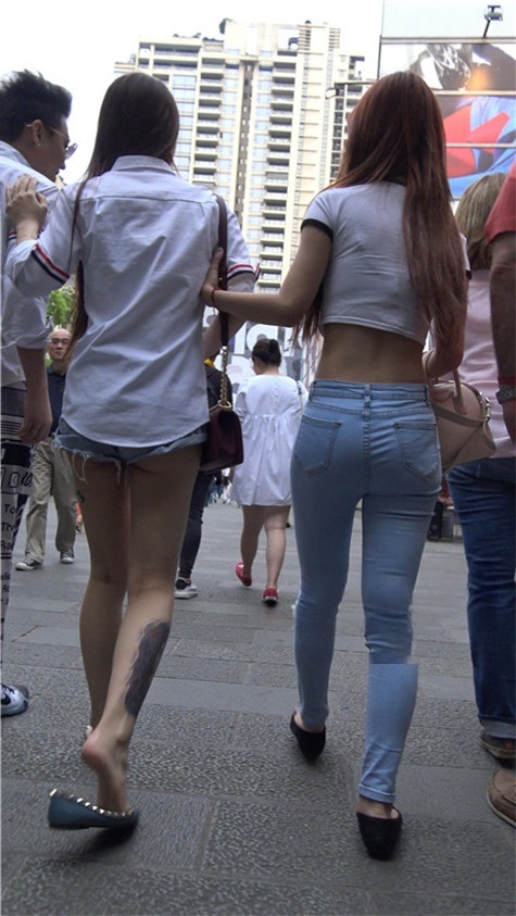 瘦瘦的牛仔女孩[2.06G/MP4]