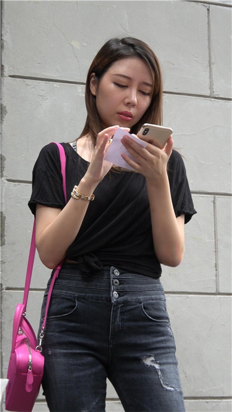 黑牛仔小姐姐[1.77G/MP4]