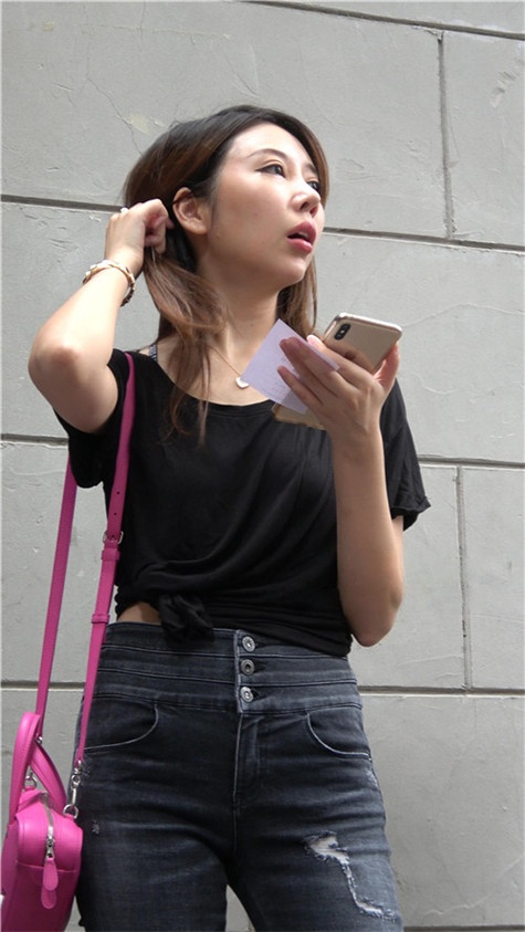 黑牛仔小姐姐[1.77G/MP4]