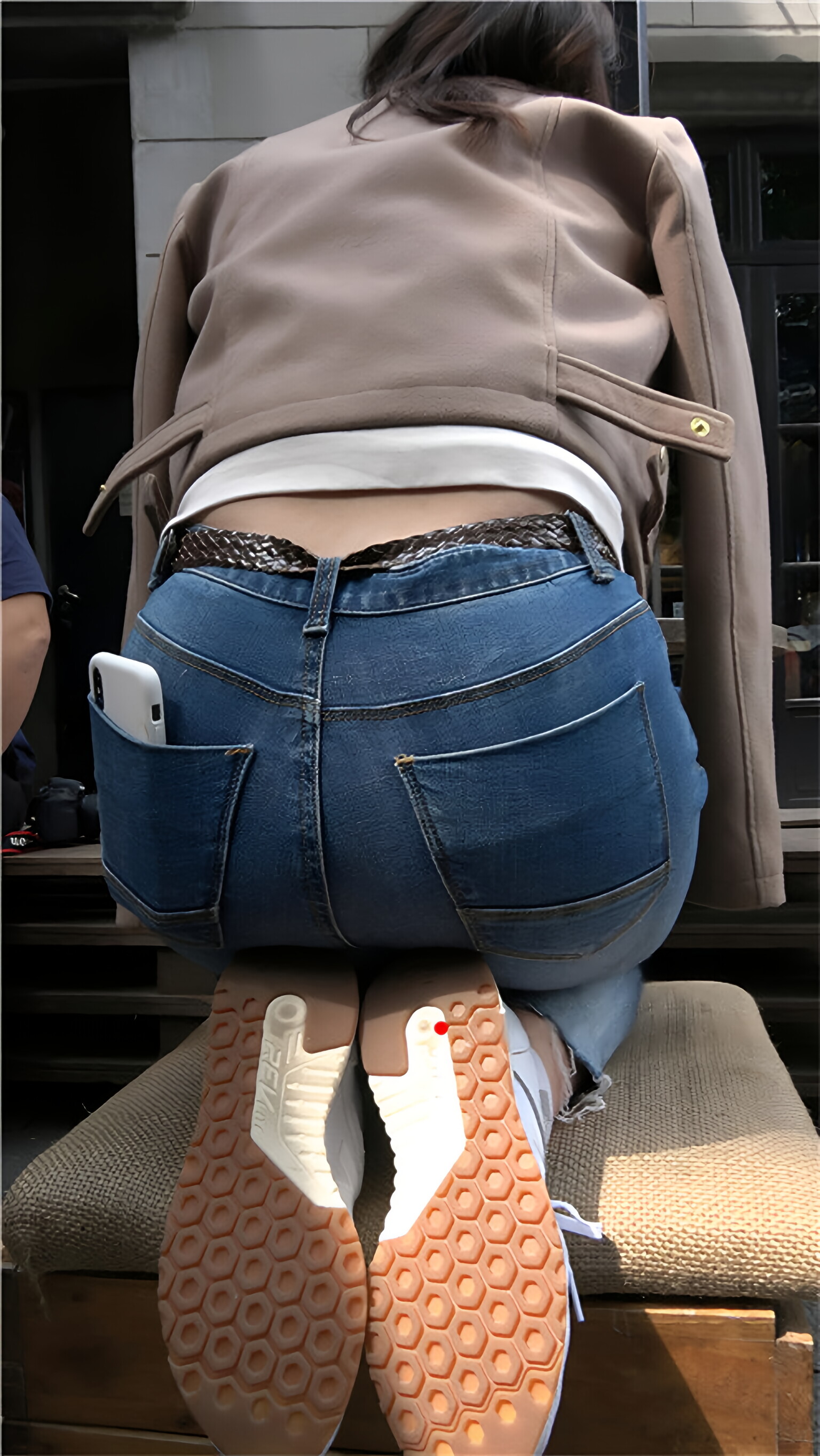 漂亮的牛仔裤小姐姐[2G/MP4]