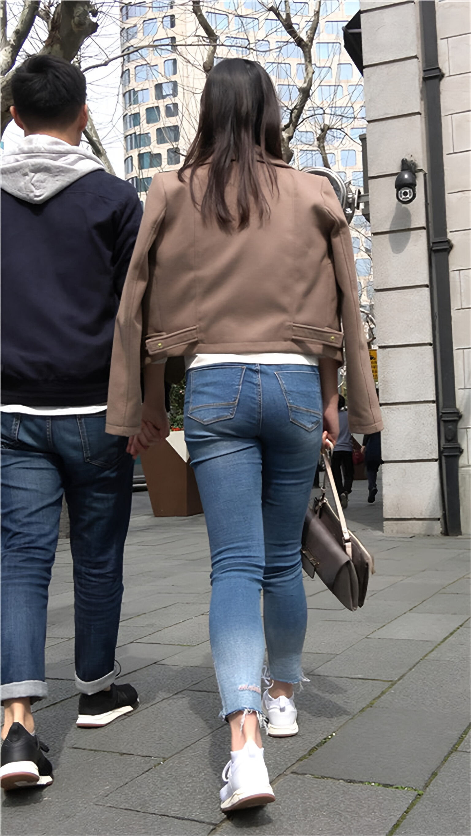 漂亮的牛仔裤小姐姐[2G/MP4]