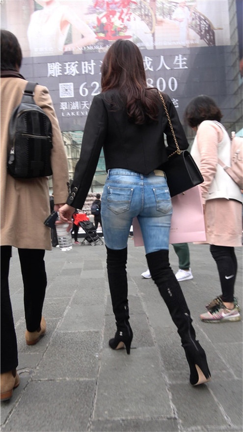 黑色高靴蓝牛仔[2.53G/MP4]