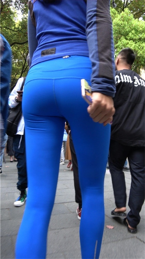 蓝色紧身健身裤妹子[1.16G/MP4]