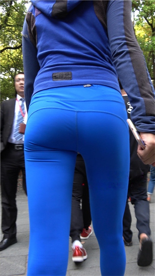 蓝色紧身健身裤妹子[1.16G/MP4]