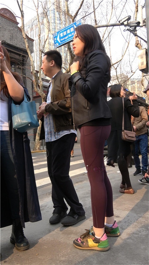 丰腴紧身裤妹子[1.18G/MP4]