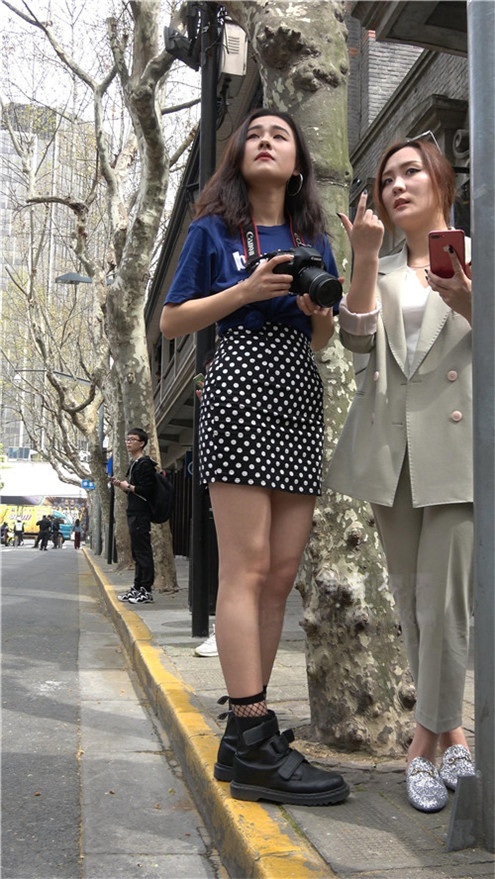 性感包臀裙美女[1.88G/MP4]