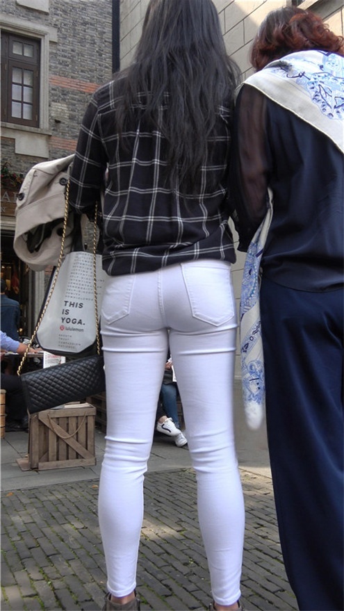 白色紧身裤女孩[2.16G/MP4]