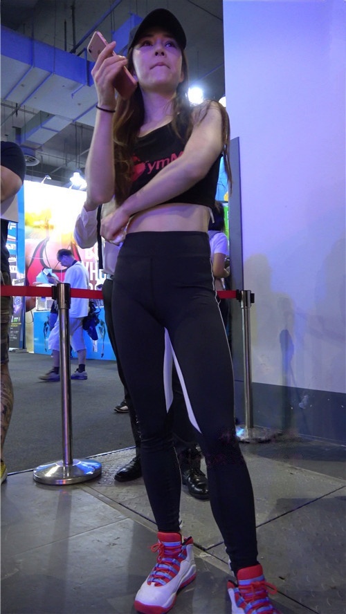 健身的翘臀美女[1.53G/MP4]