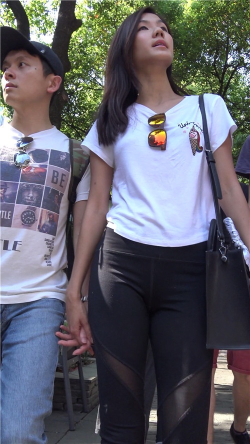 黑色紧身裤美女[1.36G/MP4]