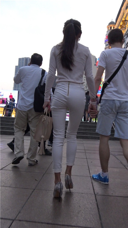 漂亮的白裤美女[1G/MP4]