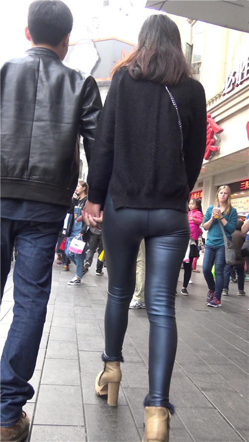 紧身皮裤妹子[2.09G/MP4]