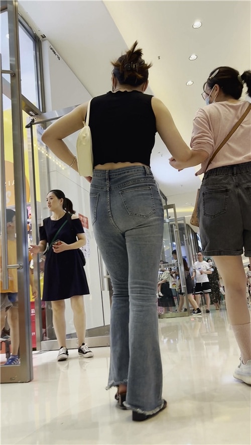 气质牛仔裤美女[1.59G/MP4]