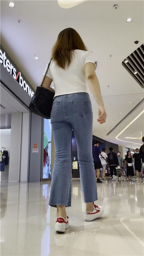 蓝牛美眉[4.44G/MP4]