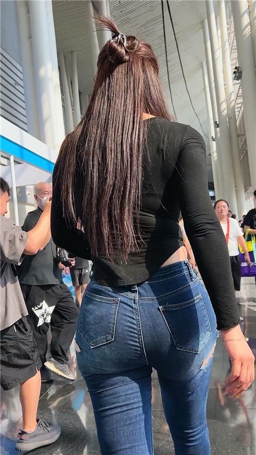 丰腴蜜桃牛仔[590M/MP4]