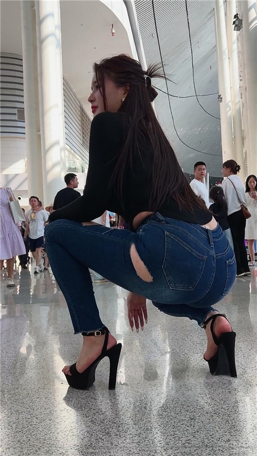 丰腴蜜桃牛仔[590M/MP4]