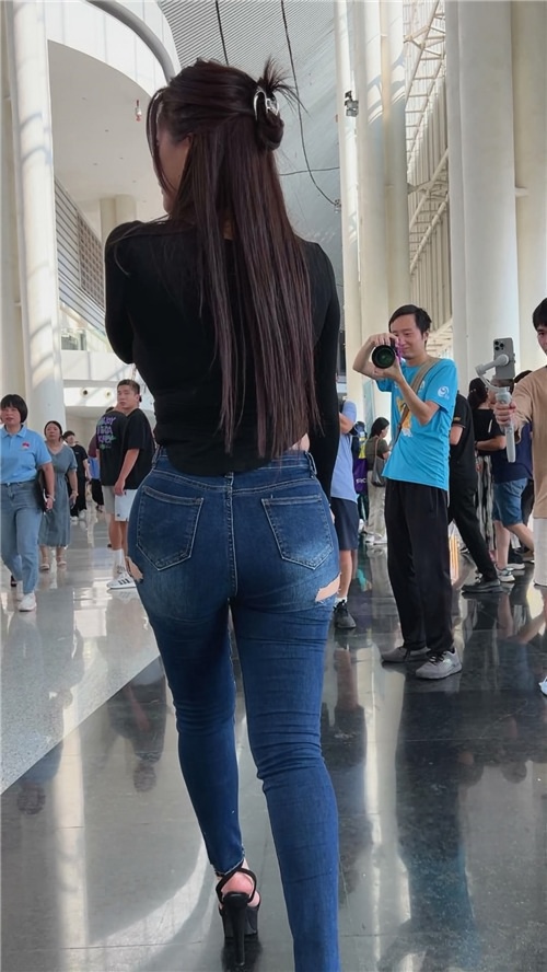 丰腴蜜桃牛仔[590M/MP4]