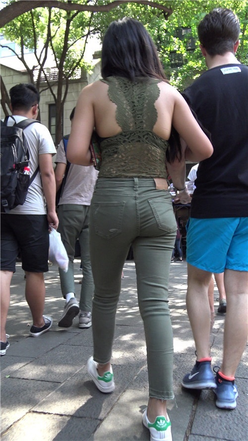 丰满的妹子[1.73G/MP4]