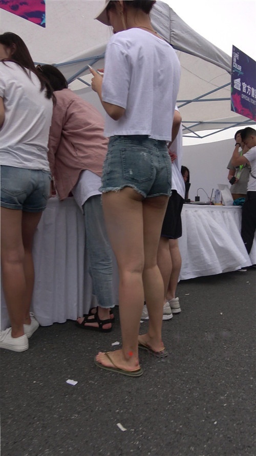 牛仔热裤月牙MM[796M/MP4]