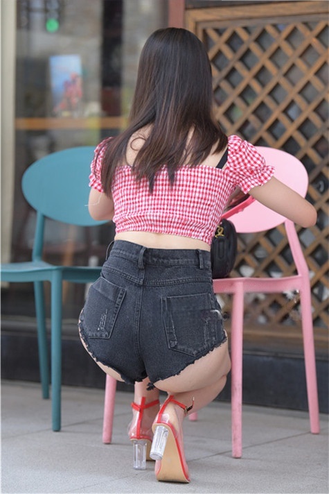 （套图一）黑色热裤大长腿小姐姐 (466P)[10.53G/JPG]