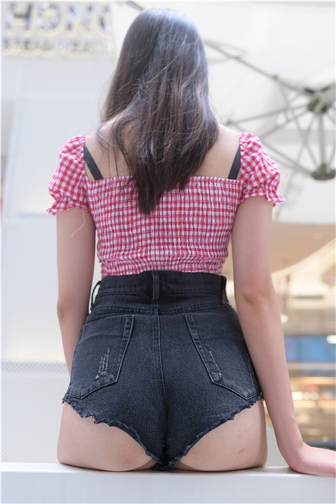 （套图一）黑色热裤大长腿小姐姐 (466P)[10.53G/JPG]