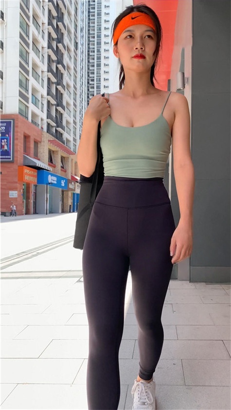 （视频）黑色瑜伽裤女孩 [8.27G/MP4]