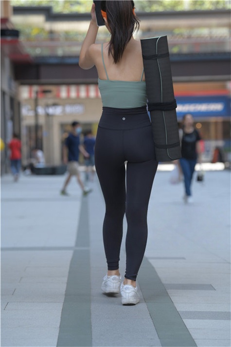 （套图一）黑色瑜伽裤女孩 (453P)[10.22G/JPG]