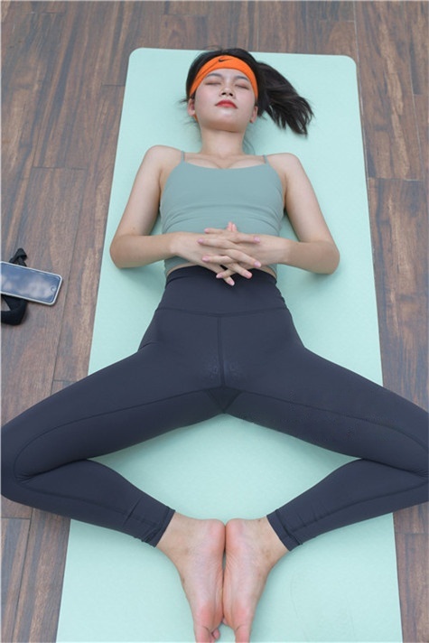 （套图二）黑色瑜伽裤女孩 (446P)[9.72G/JPG]