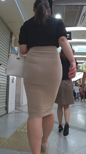 米色包屯长裙极品大腿OL[1.07G/MP4]