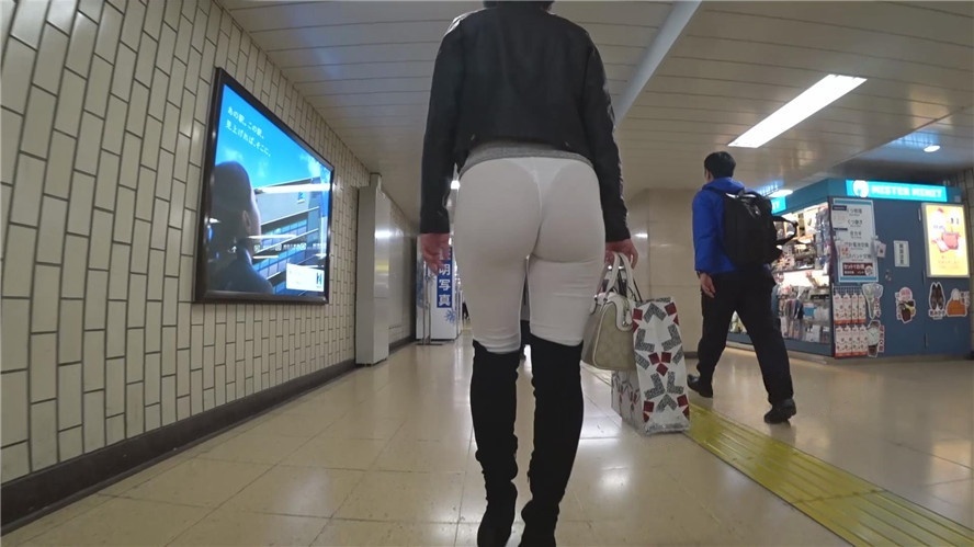 高靴白裤长腿妹子[1.39G/MP4]