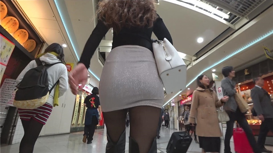 高靴黑丝包屯短裙OL[1.21G/MP4]  [