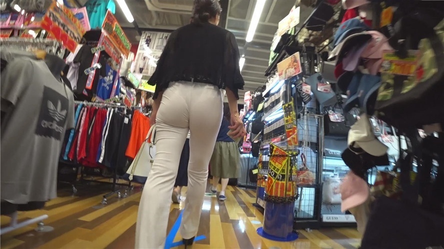 紧身白裤高跟长腿[1.31G/MP4]