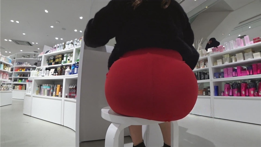 红色包臀紧身短裙[1.37G/MP4]