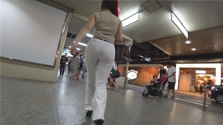 白色紧身饱满圆润[1.4G/MP4]