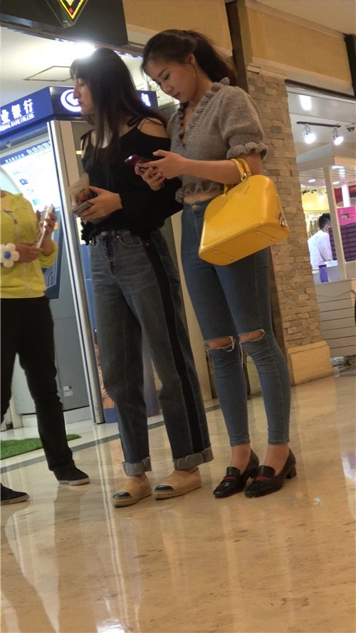 牛仔超紧裤美女[911M/MP4]