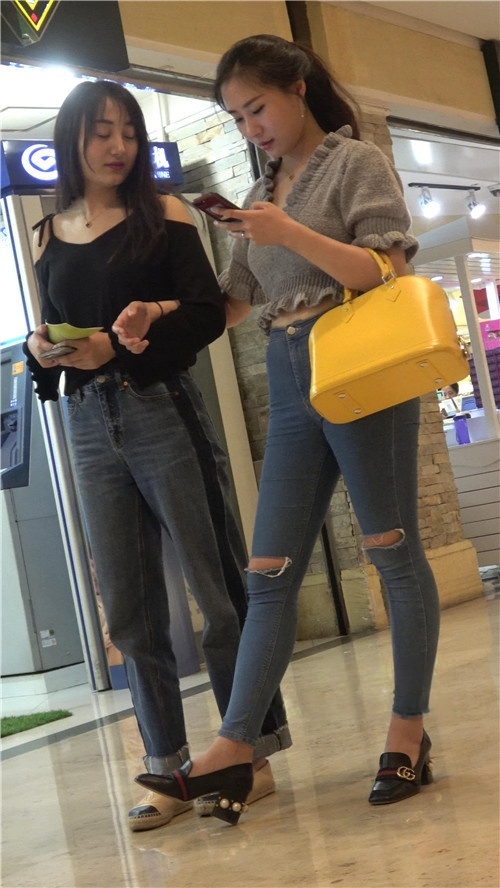 牛仔超紧裤美女[911M/MP4]