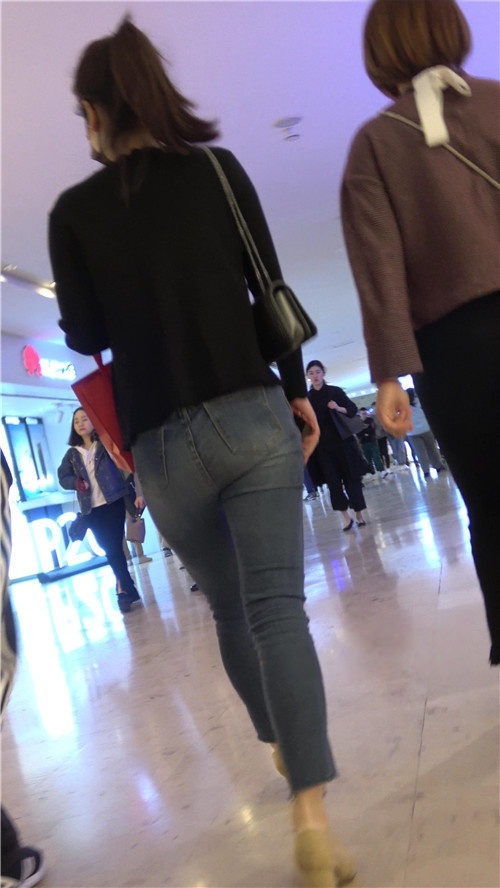 几组牛仔紧身裤MM[912M/MP4]