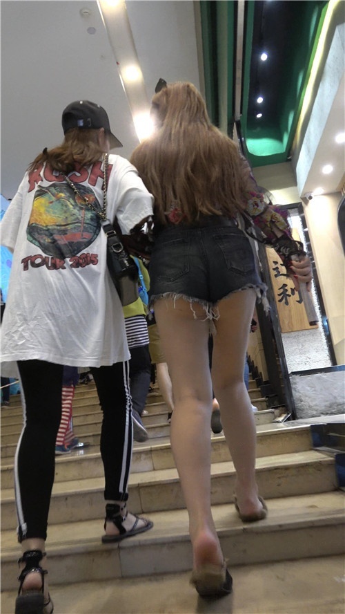 极品长发热裤美女[993M/MP4]