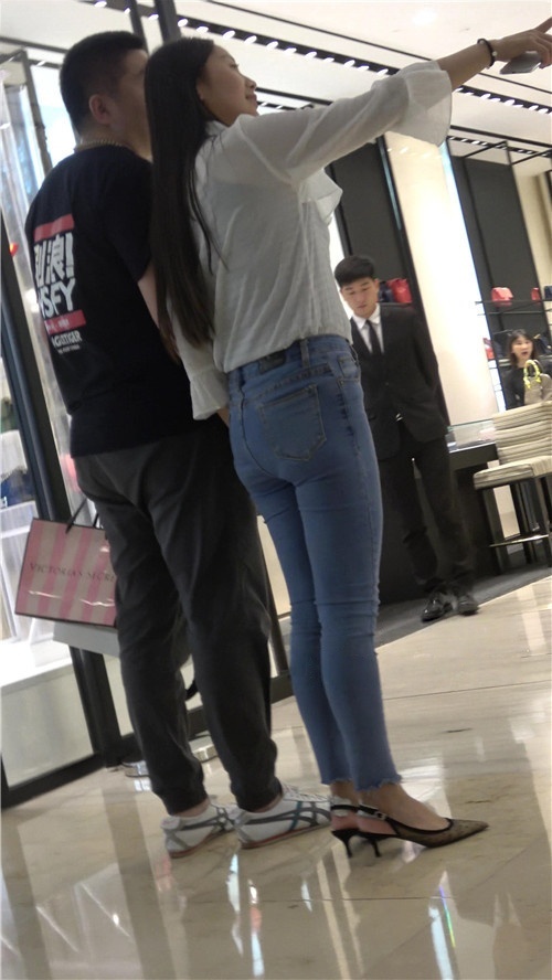 超紧蓝牛美女[870M/MP4]